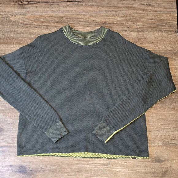 Lululemon Women's Reversible Double-Knit Crew Neck Green Sweater Size: 8 - Picture 1 of 6
